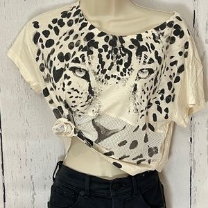 Express cropped boxy graphic tee, short sleeve, color black and Ivory, size XS